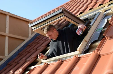 Pose de fenêtres de toit Velux à Larringes